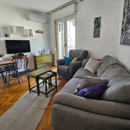 דירה Tina's Cozy Nest